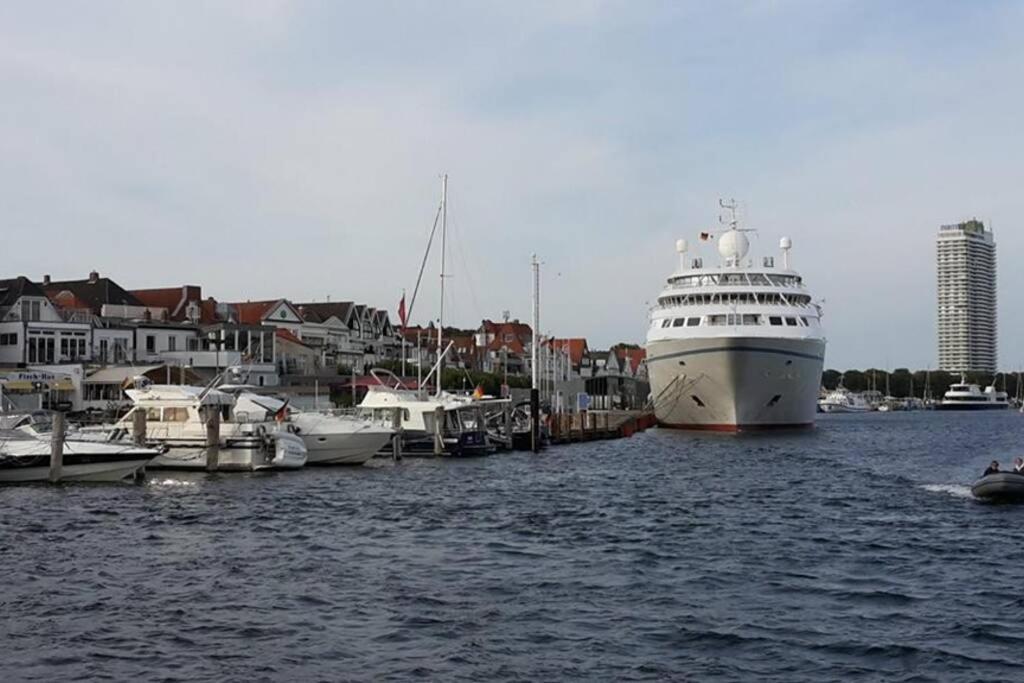 Traveloge Mit Schwimmbad Und Sauna Lubeck Exterior photo